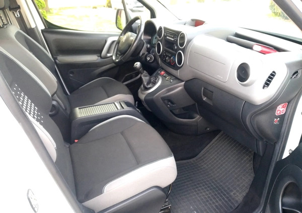 Citroen Berlingo cena 39999 przebieg: 162422, rok produkcji 2015 z Głuszyca małe 277